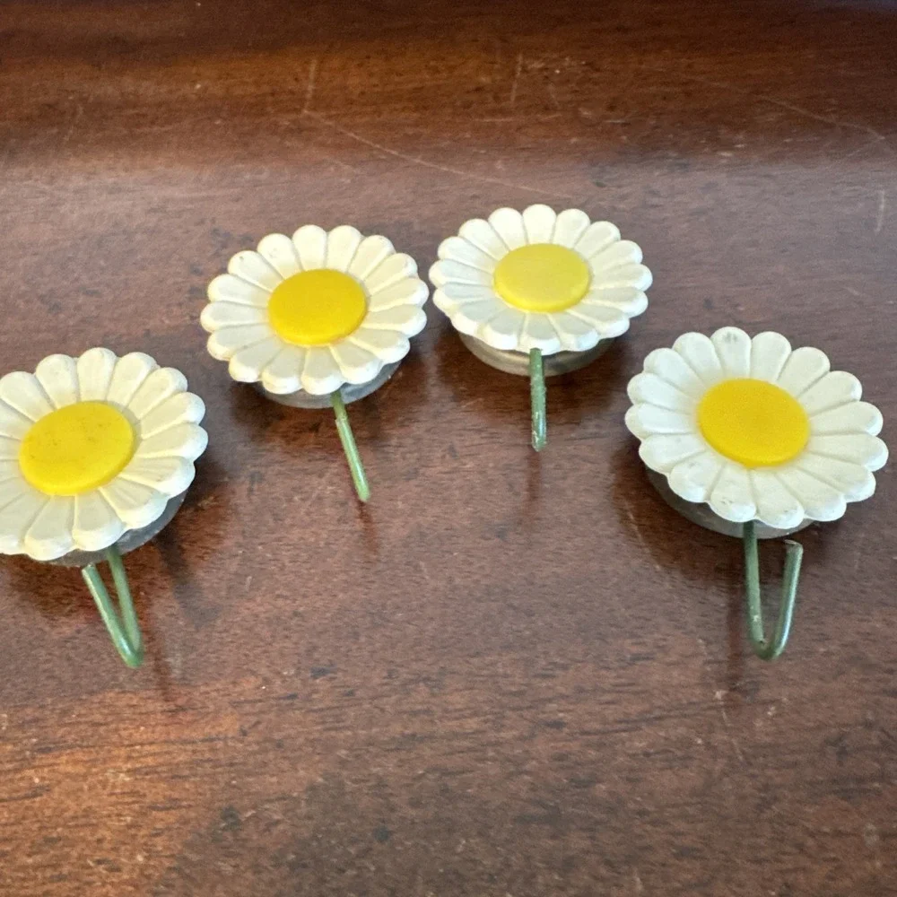 4 Pc Set Vintage Flower Single Hook Hanging Fridge Magnet Yellow Daisy 2 3/8